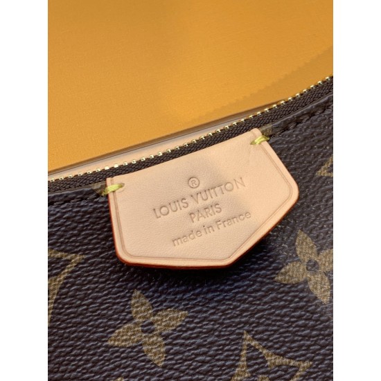 Easy Pouch On Strap HandbagM81066