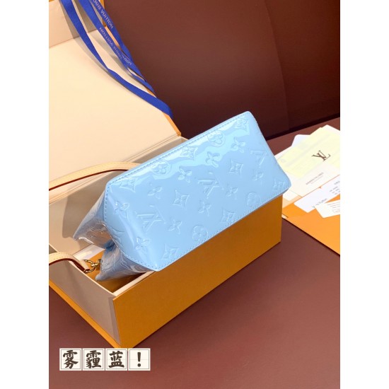 M24028 Haze Blue READE Small Handbag