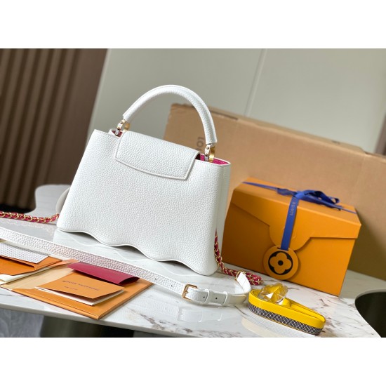  M22123Capucines Capushell Mini Tote Bag Size:27 * 18 * 9 cm