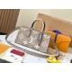  M23641OnTheGo Small Handbag25 x 13 x 10
