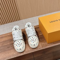 LV SNEAKERS
