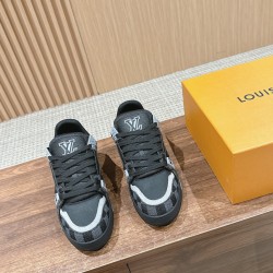 LV SNEAKERS