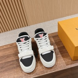 LV SNEAKERS