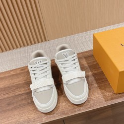 LV SNEAKERS