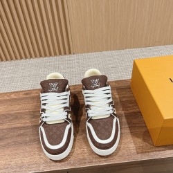 LV SNEAKERS