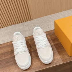 LV SNEAKERS
