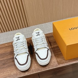 LV SNEAKERS