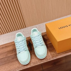 LV SNEAKERS