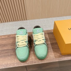LV SNEAKERS