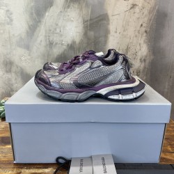 3XL sneaker runner
