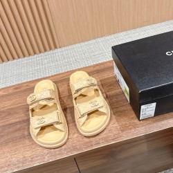 Slippers, beach shoes