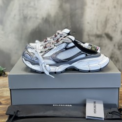 3XL sneaker runner