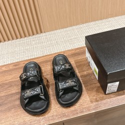 Beach slippers