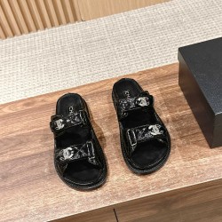 Beach slippers