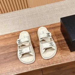 Beach slippers