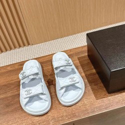 Beach slippers