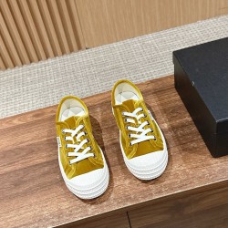 casual shoes