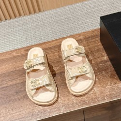 Beach slippers